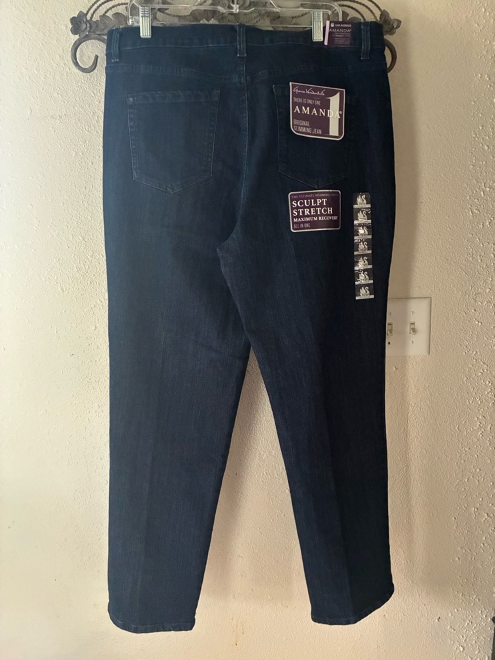 NWT Gloria Vanderbilt Amanda Original Slimming Dark Wash Jean